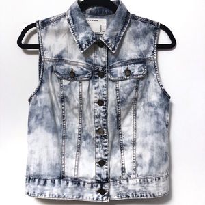 Acid wash denim vest